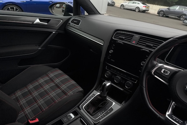 Used Volkswagen Golf 2018 for sale - 76011221: Photo 20
