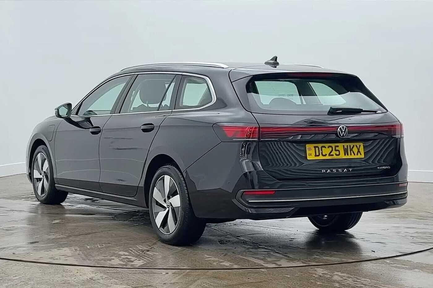 Used Volkswagen Passat 2025 for sale - 77319430: Photo 3