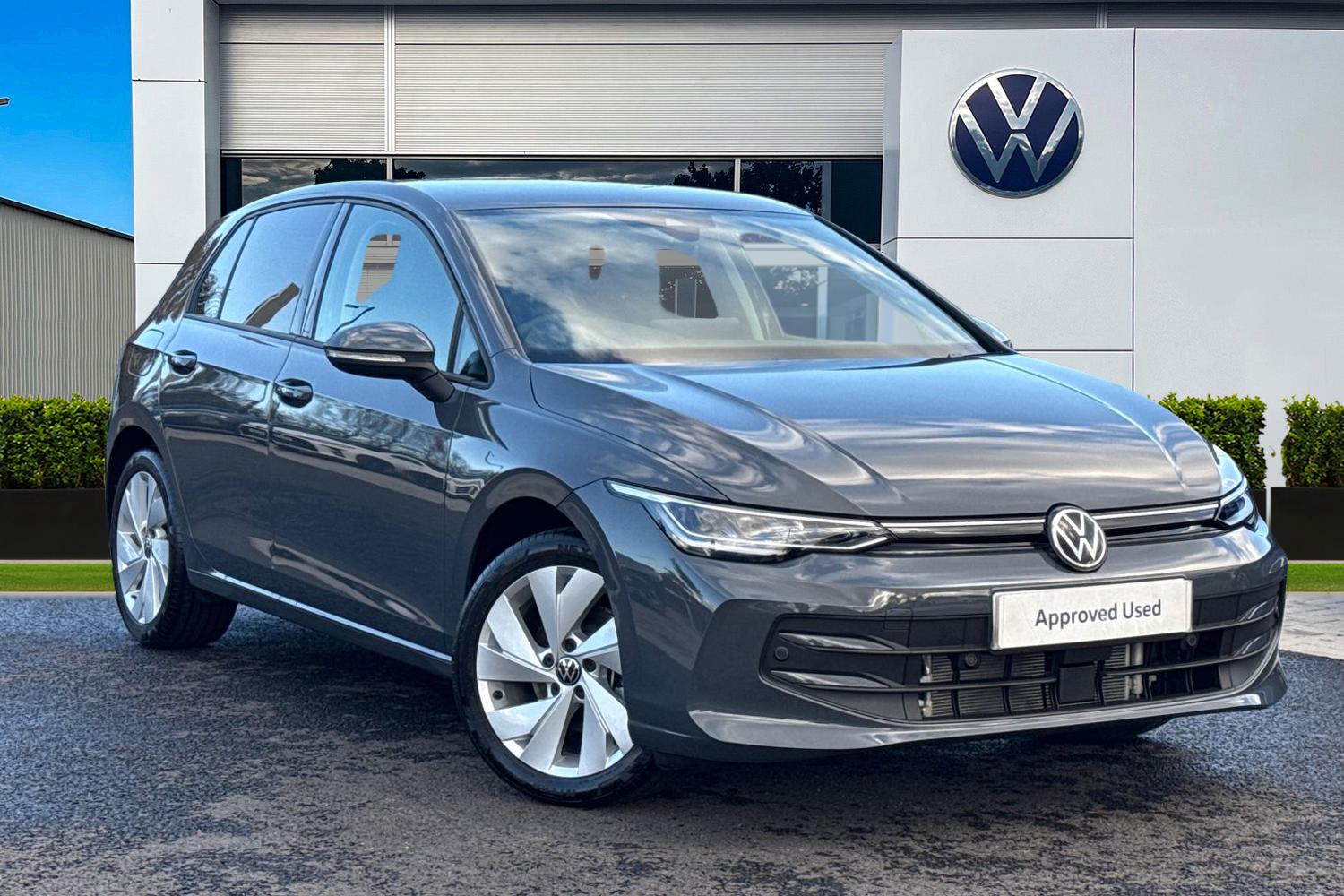 Used Volkswagen Golf 2025 for sale - 76351993: Photo 1