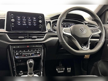 Used Volkswagen T-Roc 2025 for sale - 77747658: Photo