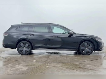 Used Volkswagen Passat 2025 for sale - 77708629: Photo