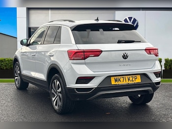 Used Volkswagen T-Roc 2021 for sale - 76461030: Photo
