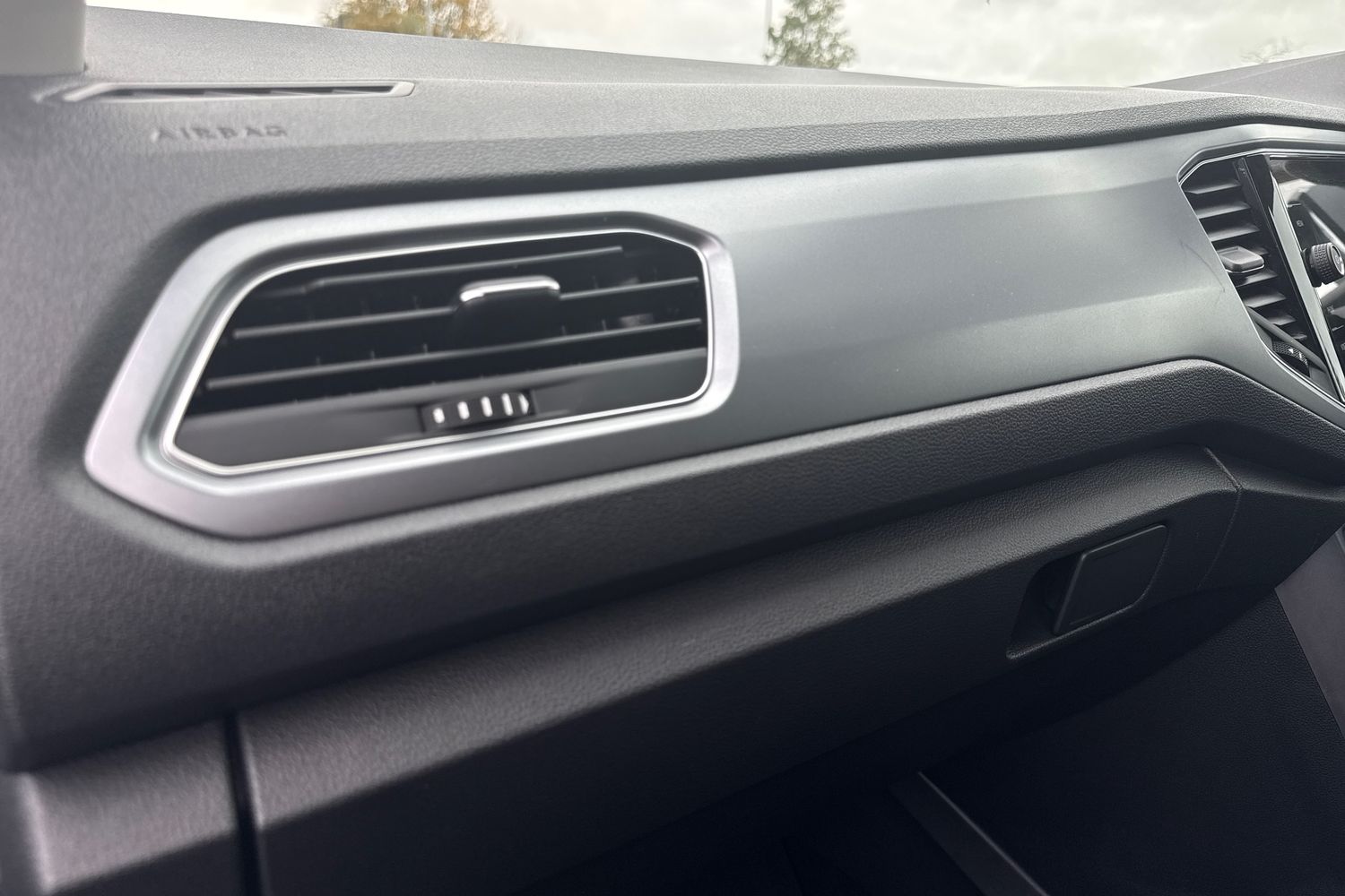 Used Volkswagen T-Roc 2021 for sale - 76461030: Photo 32