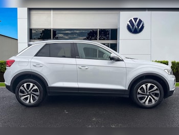 Used Volkswagen T-Roc 2021 for sale - 76461030: Photo