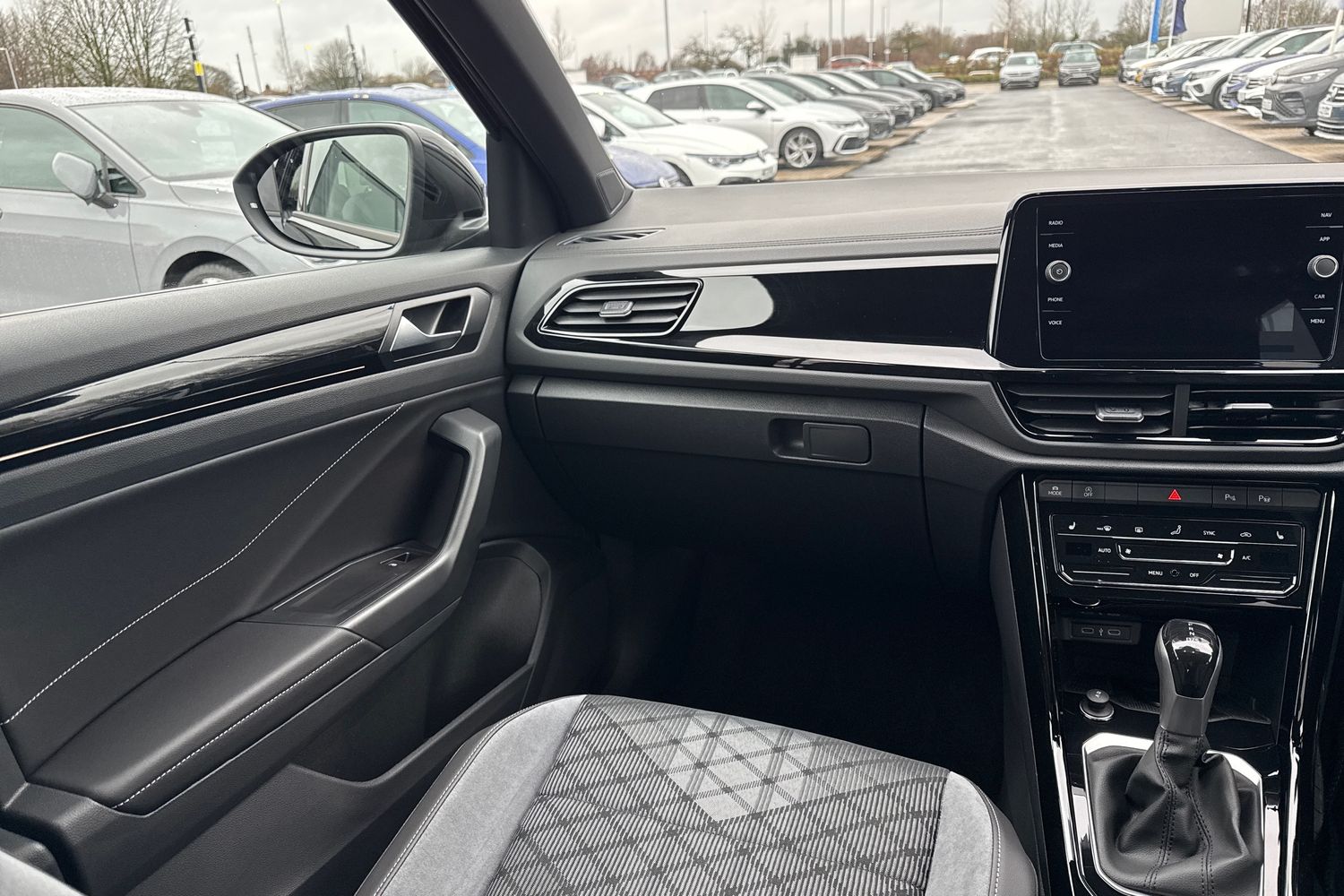 Used Volkswagen T-Roc 2025 for sale - 76979181: Photo 19