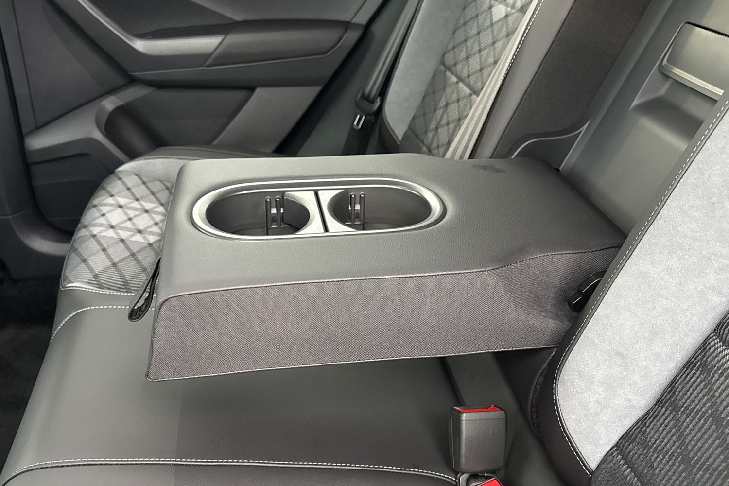 Used Volkswagen T-Roc 2025 for sale - 76979181: Photo 28