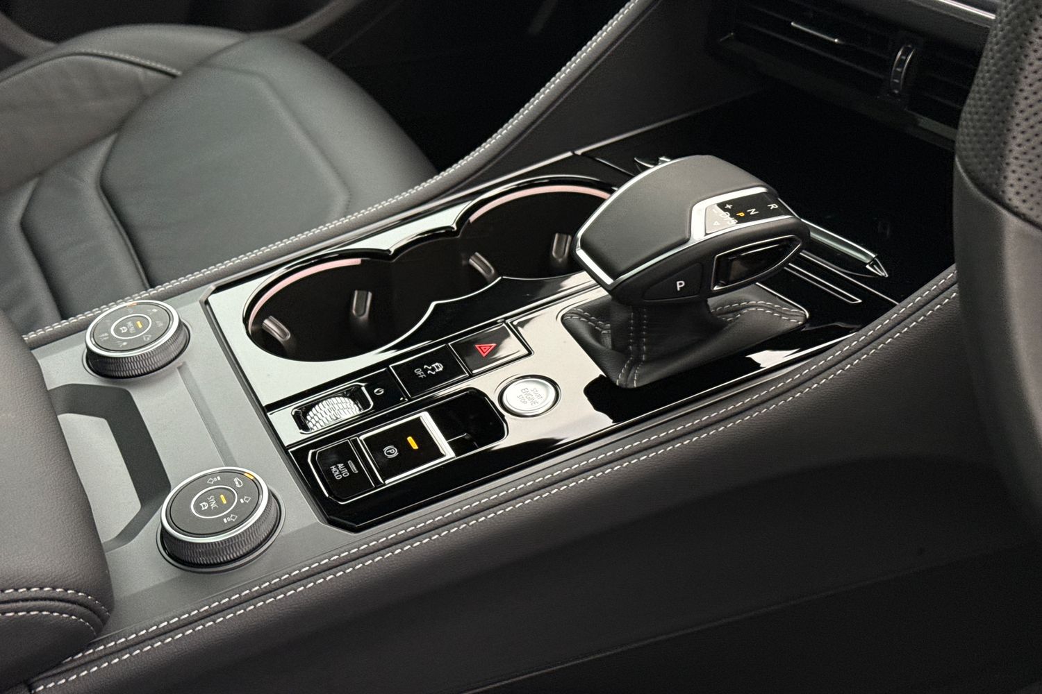 Used Volkswagen Touareg 2025 for sale - 77068786: Photo 23