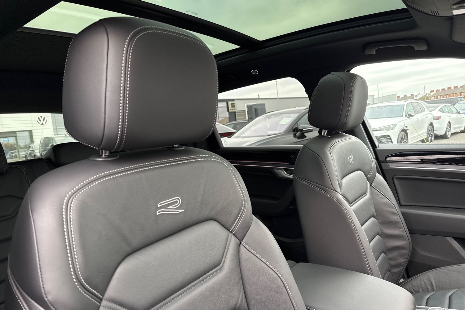 Used Volkswagen Touareg 2025 for sale - 77068786: Photo 24