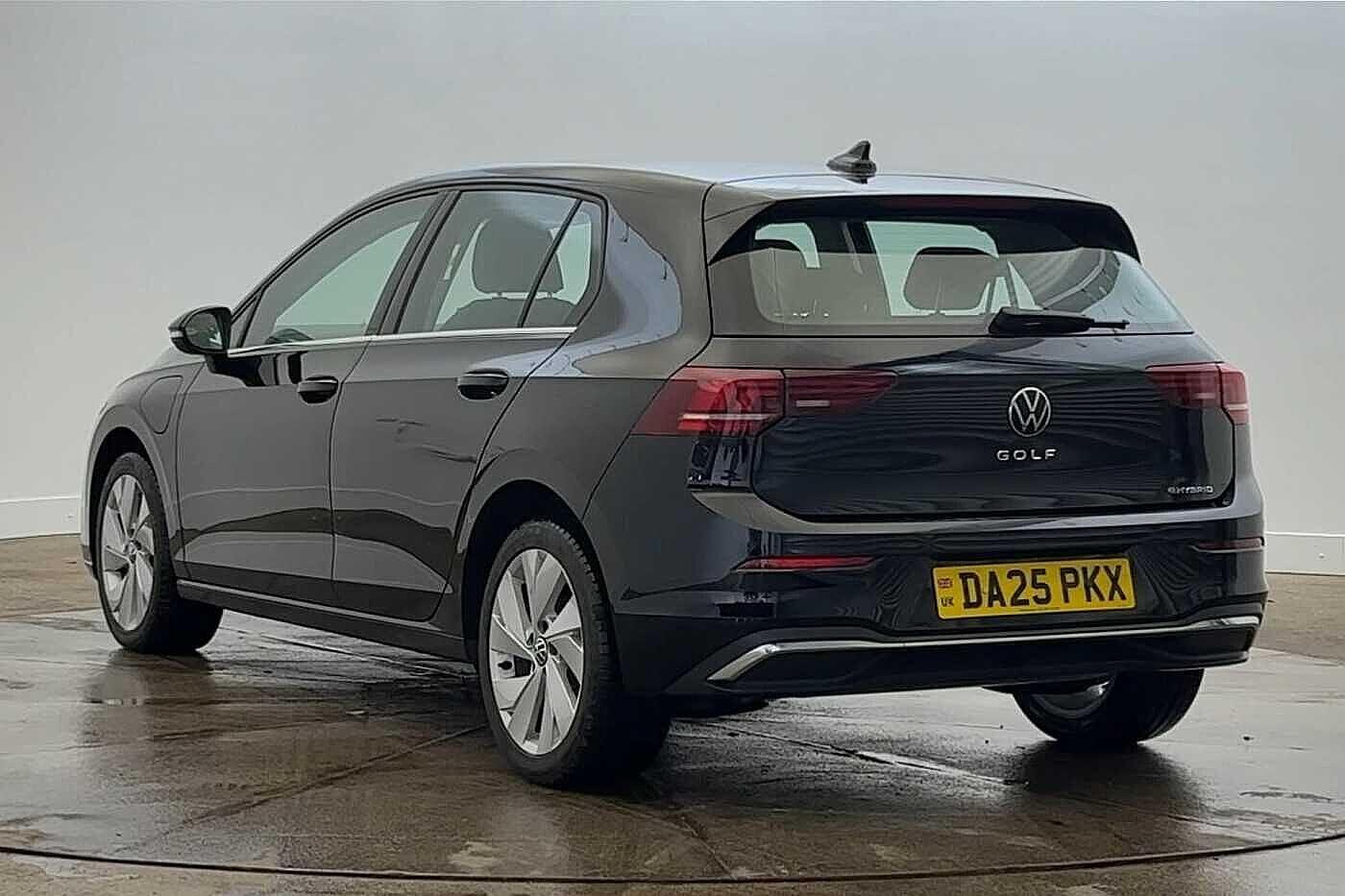 Used Volkswagen Golf 2025 for sale - 76520044: Photo 3