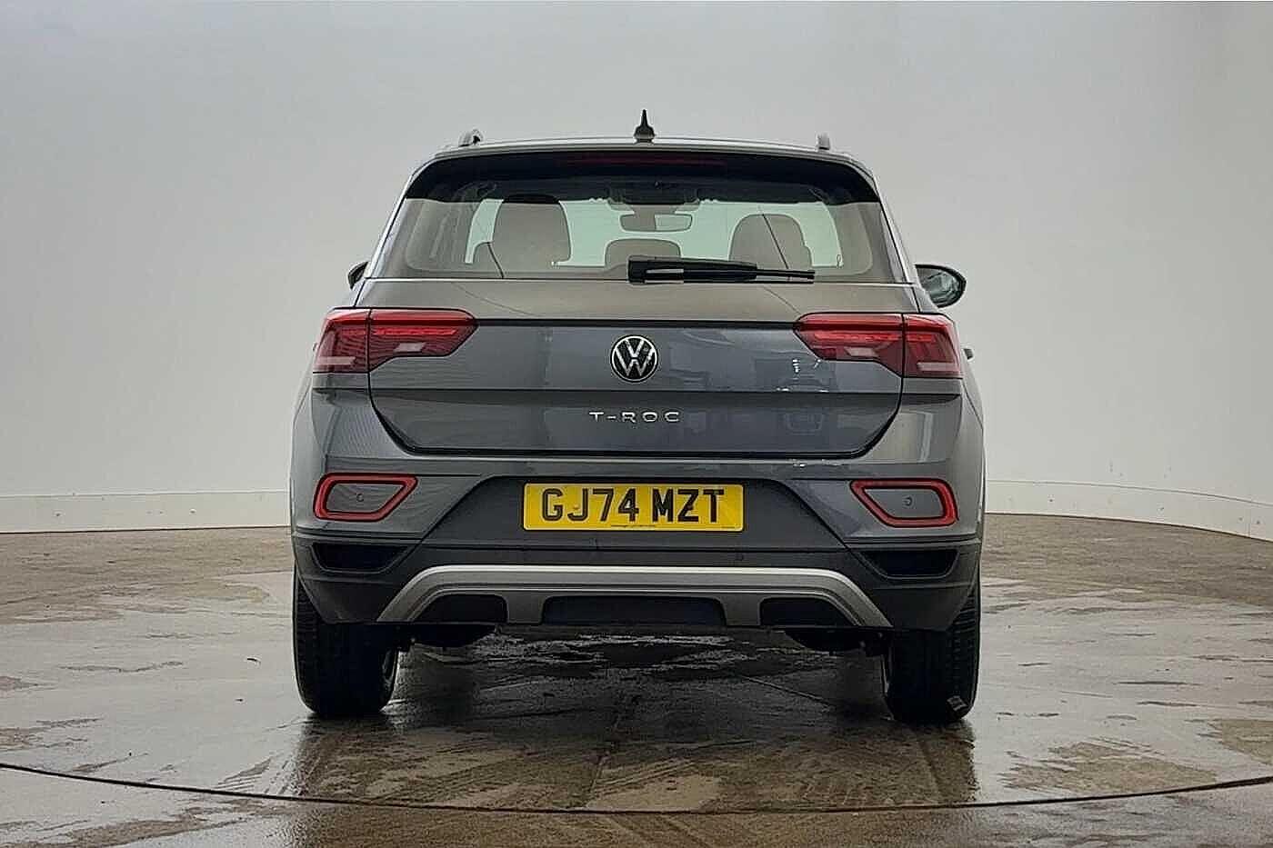 Used Volkswagen T-Roc 2024 for sale - 76546220: Photo 8