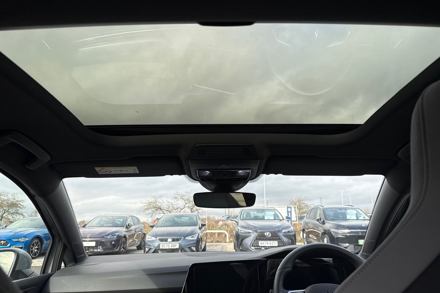 Used Volkswagen Golf 2024 for sale - 77719221: Photo 30