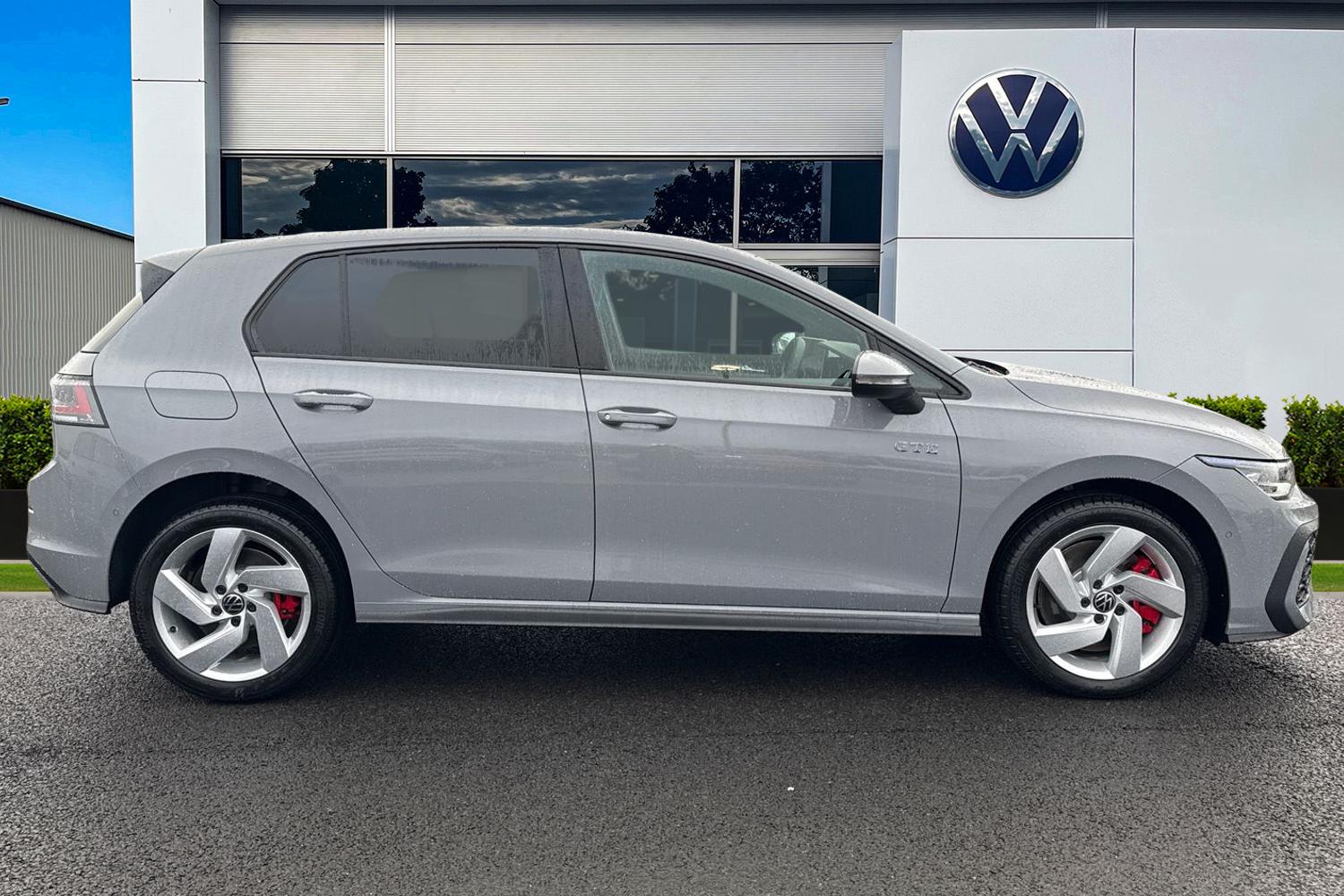 Used Volkswagen Golf 2025 for sale - 77382382: Photo 3