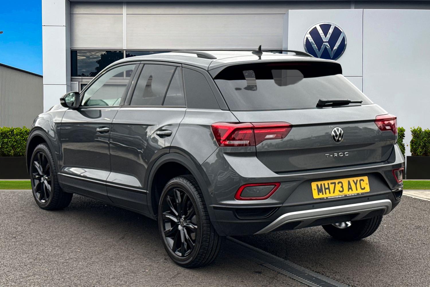 Used Volkswagen T-Roc 2023 for sale - 76185965: Photo 2