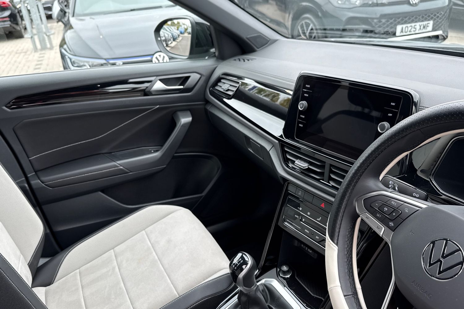 Used Volkswagen T-Roc 2023 for sale - 76185965: Photo 20