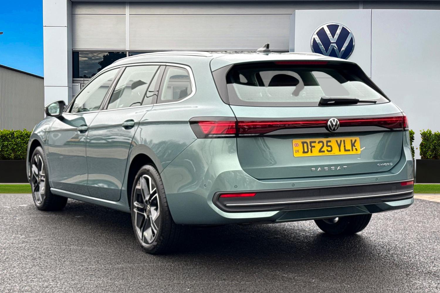 Used Volkswagen Passat 2025 for sale - 77368676: Photo 2