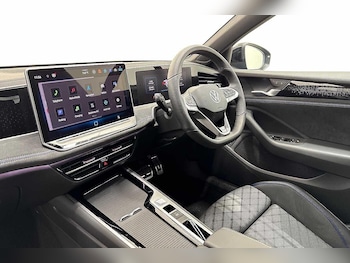 Used Volkswagen Passat 2025 for sale - 76896153: Photo