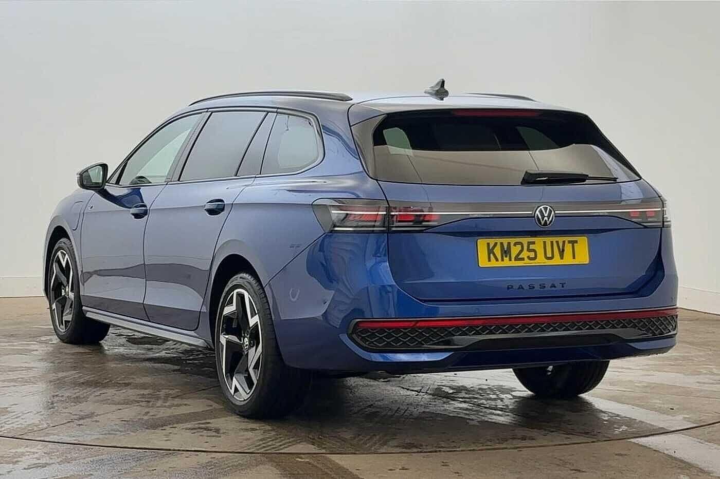 Used Volkswagen Passat 2025 for sale - 76896153: Photo 3