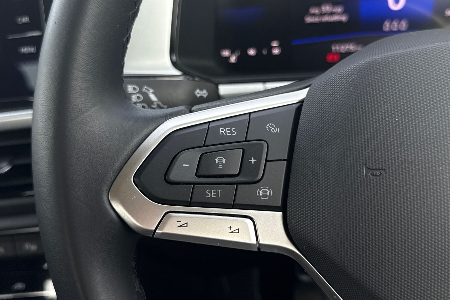 Used Volkswagen T-Roc 2023 for sale - 77961384: Photo 28