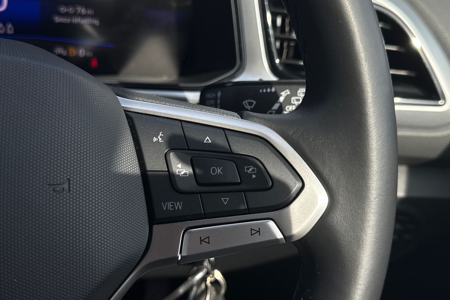 Used Volkswagen T-Roc 2023 for sale - 77961384: Photo 29