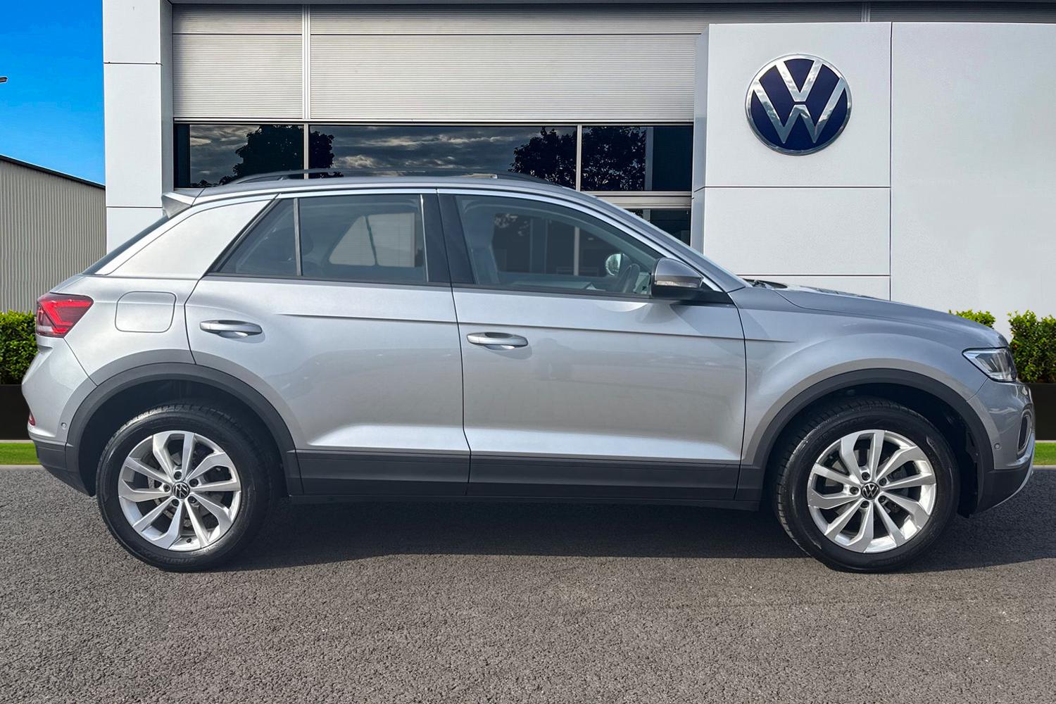 Used Volkswagen T-Roc 2023 for sale - 77961384: Photo 3