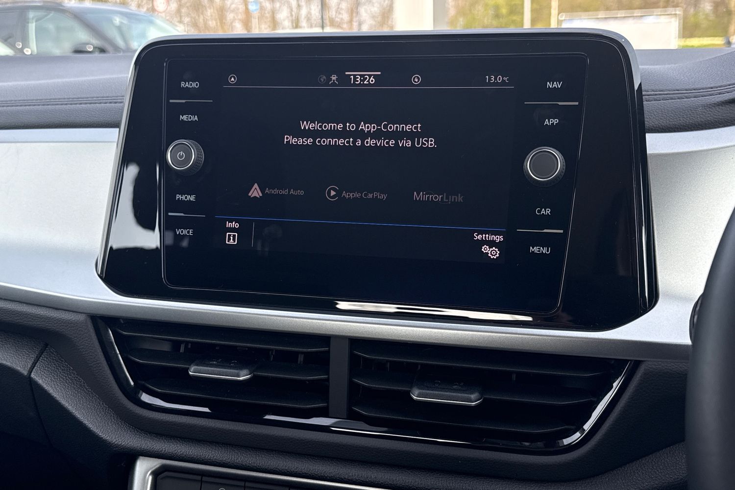 Used Volkswagen T-Roc 2023 for sale - 77961384: Photo 35