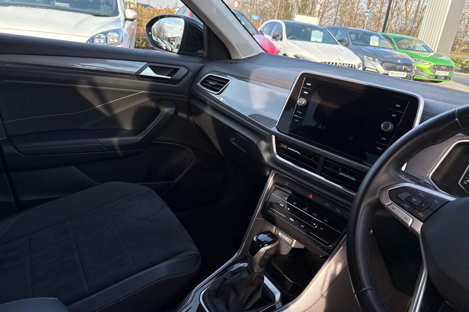 Used Volkswagen T-Roc 2024 for sale - 76665165: Photo 20