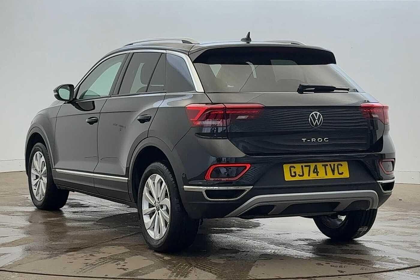 Used Volkswagen T-Roc 2024 for sale - 76665165: Photo 3