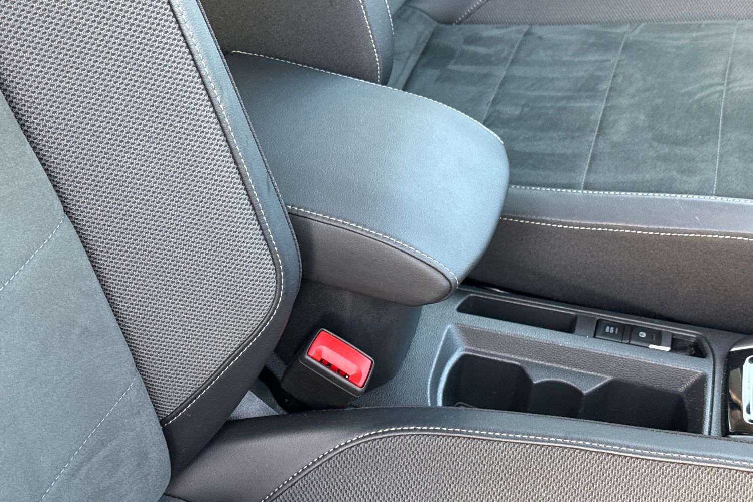 Used Volkswagen T-Roc 2024 for sale - 76665165: Photo 32