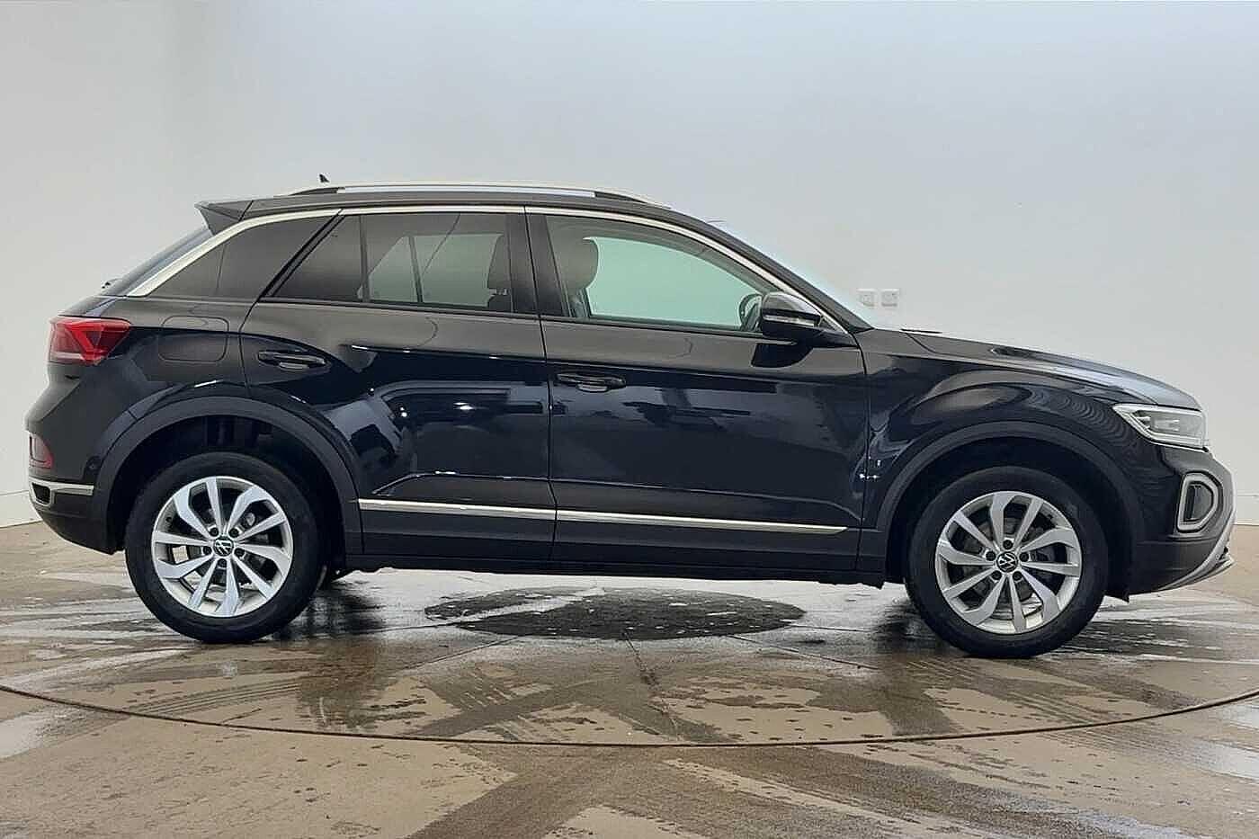 Used Volkswagen T-Roc 2024 for sale - 76665165: Photo 4