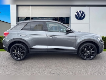 Used Volkswagen T-Roc 2021 for sale - 76242714: Photo
