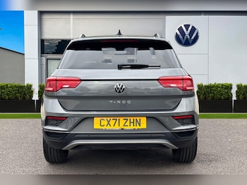 Used Volkswagen T-Roc 2021 for sale - 76242714: Photo