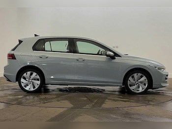 Used Volkswagen Golf 2025 for sale - 76711734: Photo