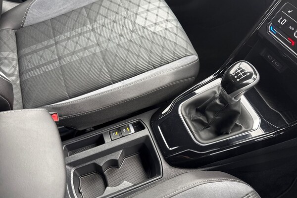 Used Volkswagen T-Roc 2023 for sale - 76236805: Photo 23