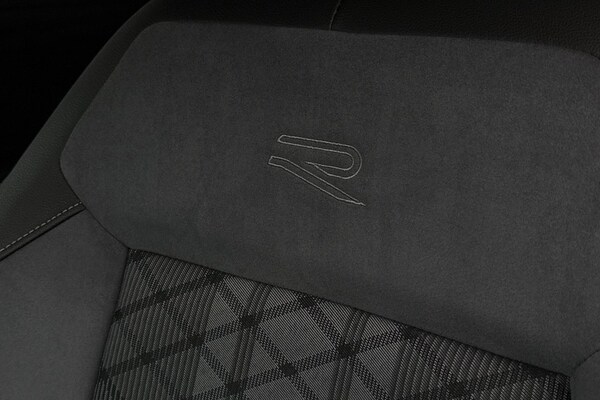 Used Volkswagen T-Roc 2023 for sale - 76236805: Photo 31