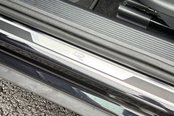 Used Volkswagen T-Roc 2023 for sale - 76236805: Photo 32