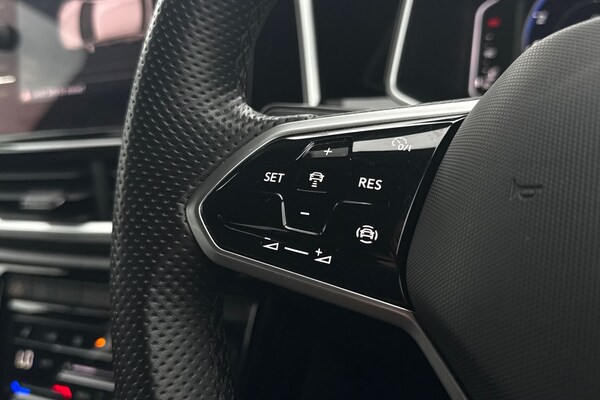 Used Volkswagen T-Roc 2023 for sale - 76236805: Photo 34