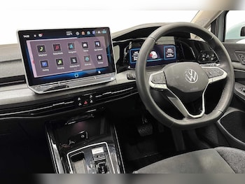 Used Volkswagen Golf 2025 for sale - 76207029: Photo 2