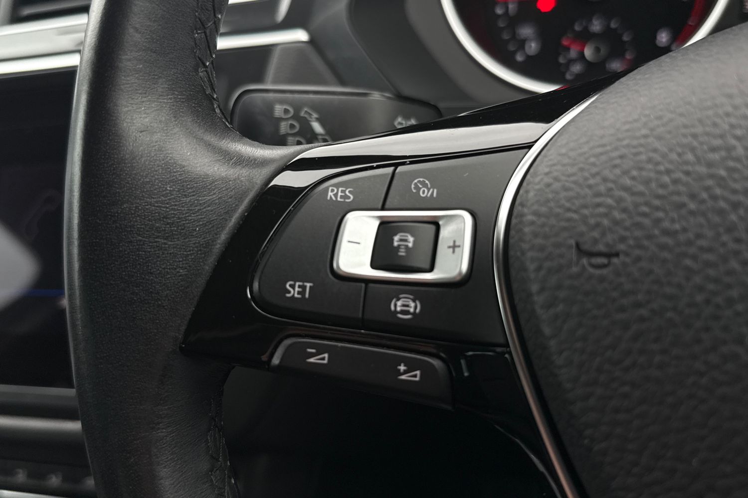 Used Volkswagen Tiguan 2019 for sale - 76732540: Photo 32