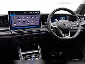 Used Volkswagen Touran 2025 for sale - 76919336: Photo