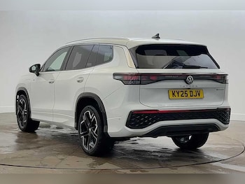 Used Volkswagen Touran 2025 for sale - 76919336: Photo