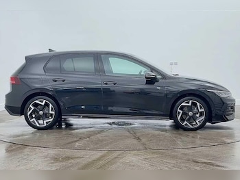 Used Volkswagen Golf 2025 for sale - 77582773: Photo