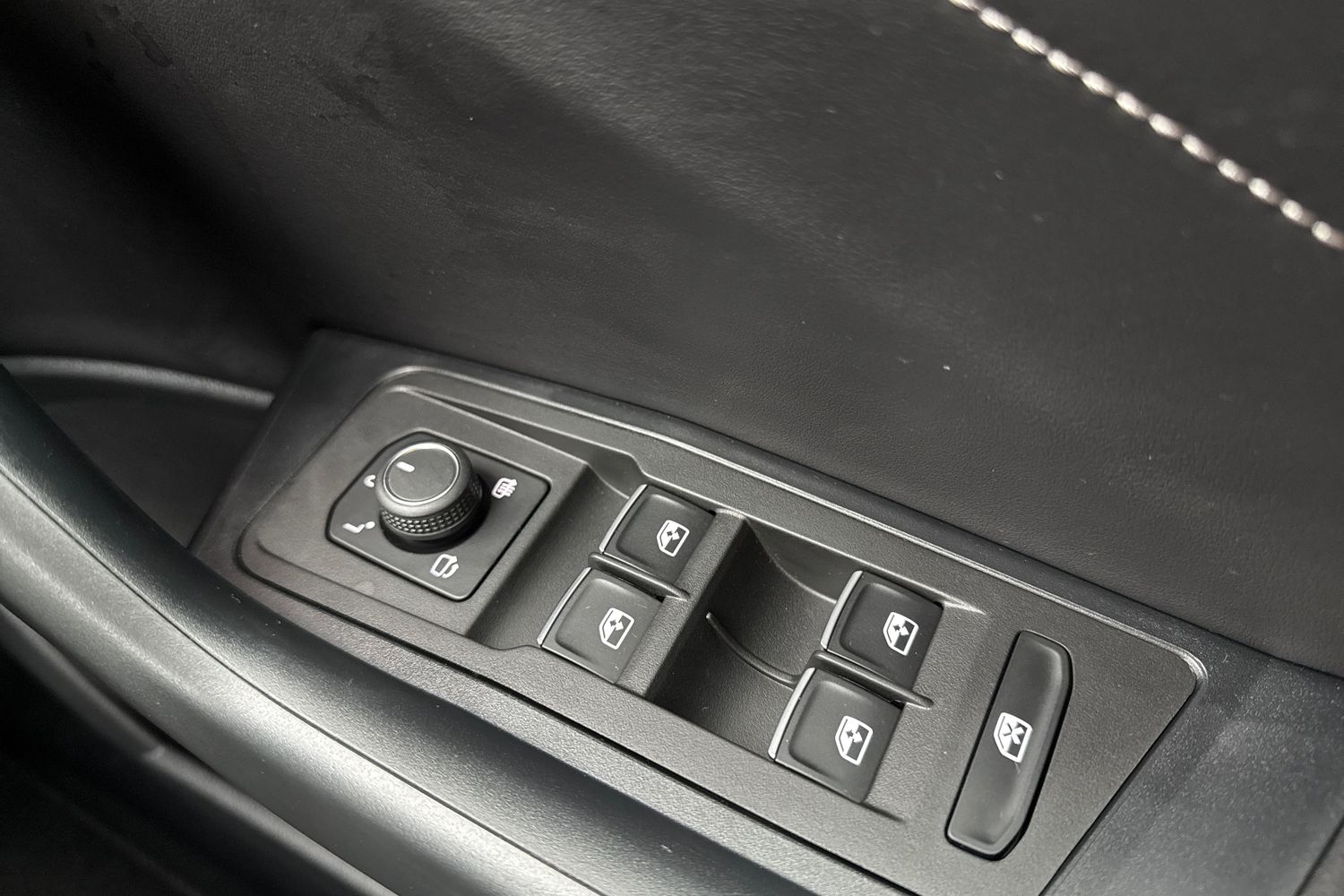 Used Volkswagen T-Roc 2023 for sale - 76546227: Photo 17