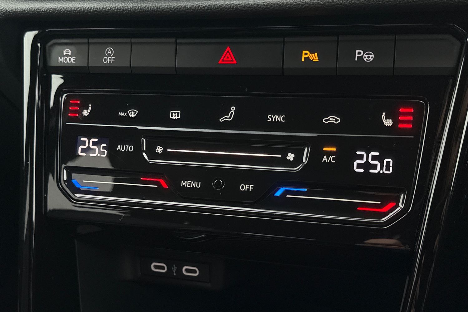 Used Volkswagen T-Roc 2023 for sale - 76546227: Photo 18