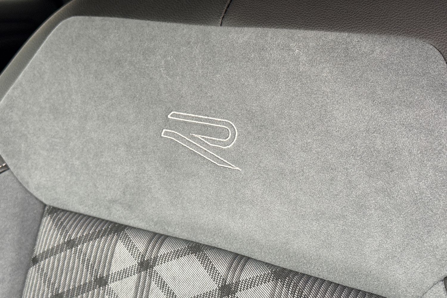 Used Volkswagen T-Roc 2023 for sale - 76546227: Photo 32