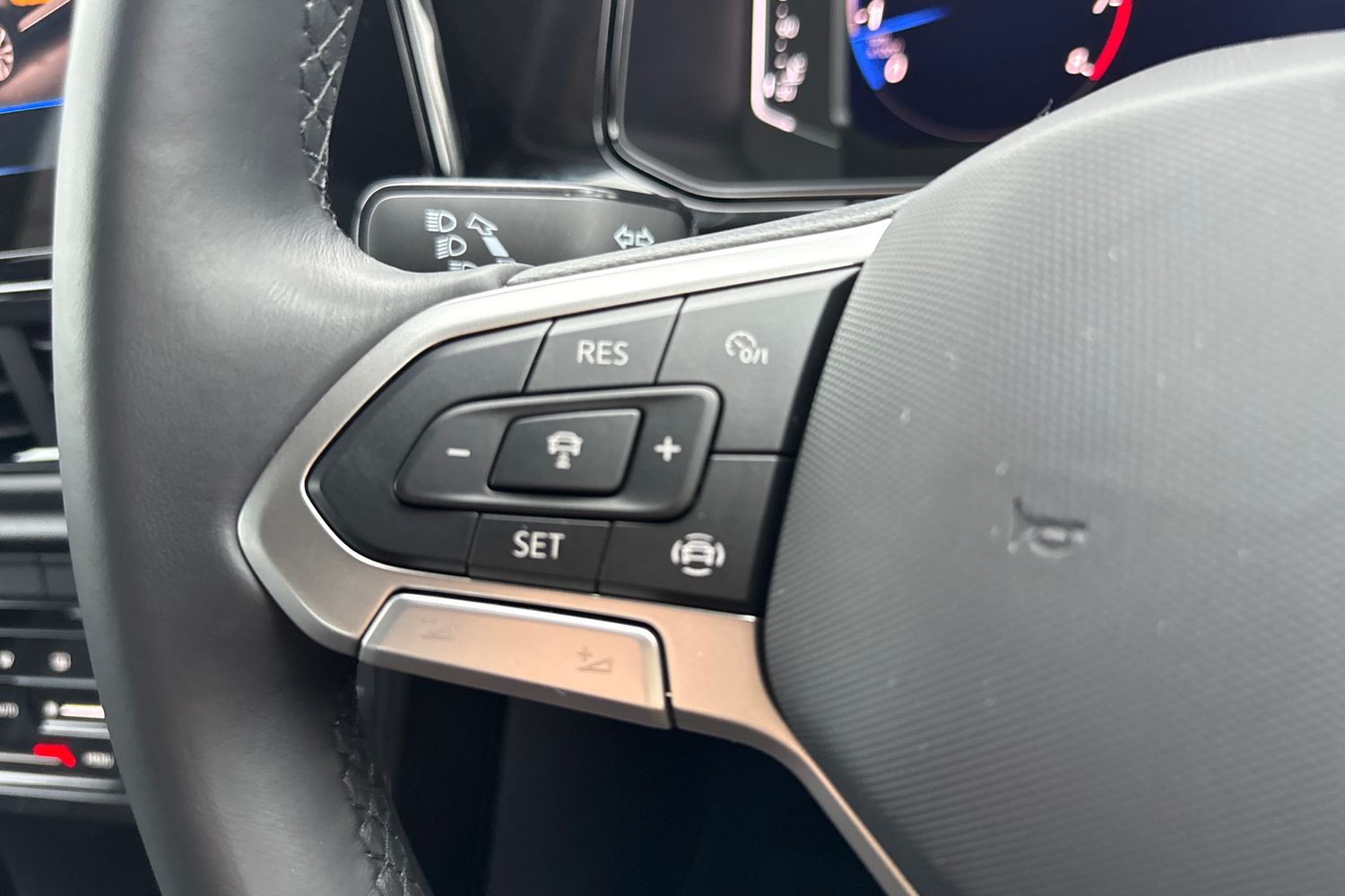 Used Volkswagen T-Roc 2023 for sale - 76546227: Photo 34