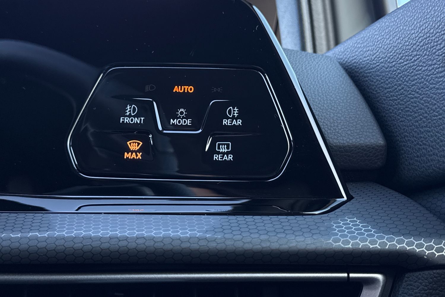 Used Volkswagen Golf 2023 for sale - 76641769: Photo 30