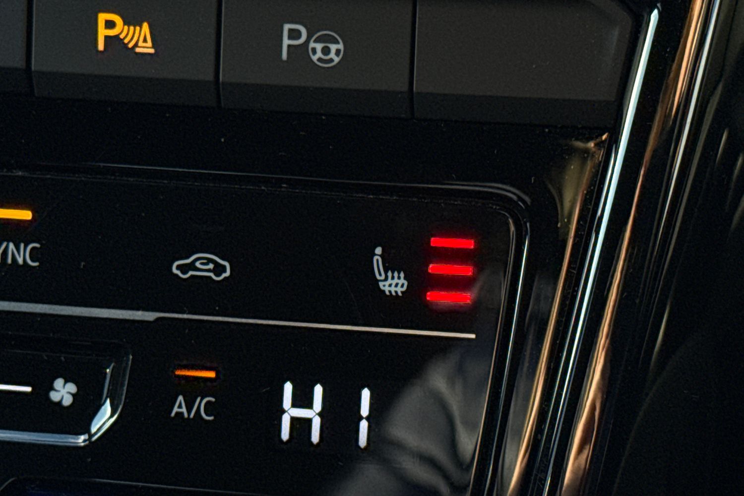 Used Volkswagen T-Roc 2025 for sale - 77135258: Photo 42