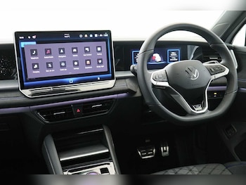 Used Volkswagen Touran 2025 for sale - 75440705: Photo