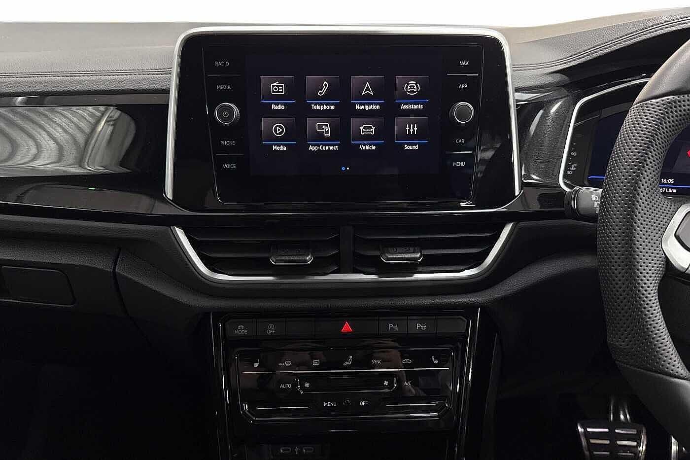 Used Volkswagen T-Roc 2025 for sale - 76395449: Photo 12