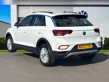 Used Volkswagen T-Roc 2023 for sale - 76040821: Photo